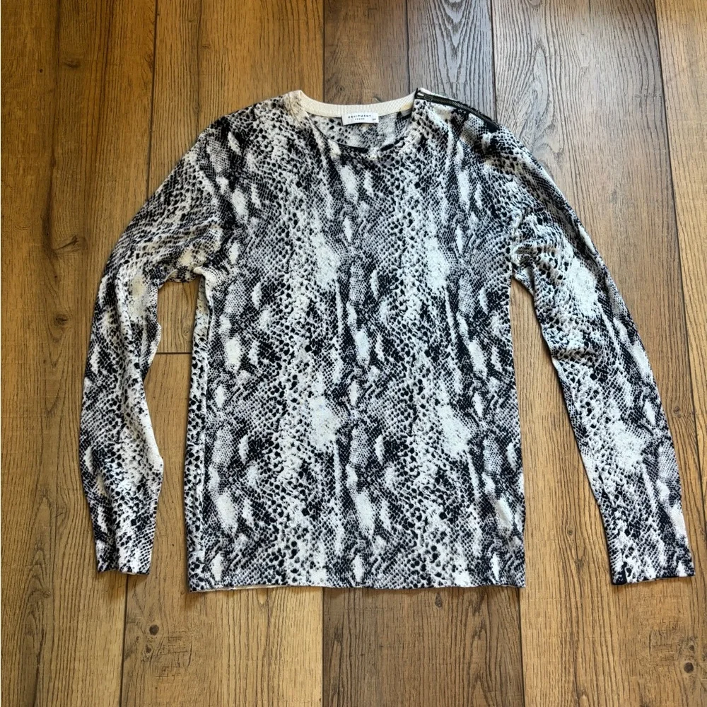 Equipment Black and White Snakeskin Sweater - Picture 2 of 4